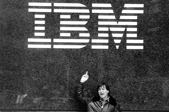 Steve Jobs burlándose de IBM