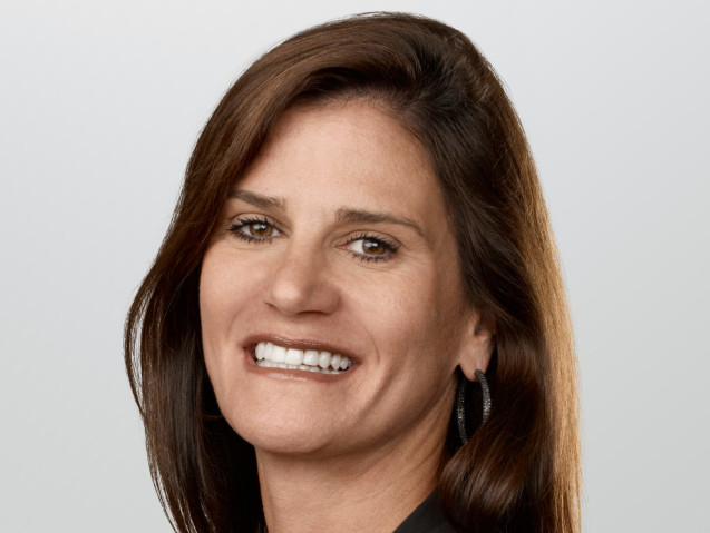 se retira Katie Cotton, vicepresidenta de comunicaciones de Apple